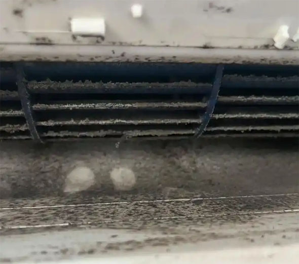 筠连空调吹的风有股烧焦味是怎么回事